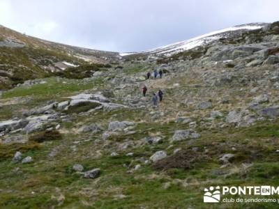 Nacimiento del Río Manzanares (Descenso del Río Manzanares); botas para senderismo